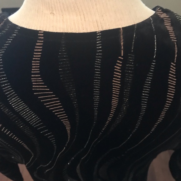 Beautiful classy women’s Jacket with inner tank 🌹 - Picture 2 of 6